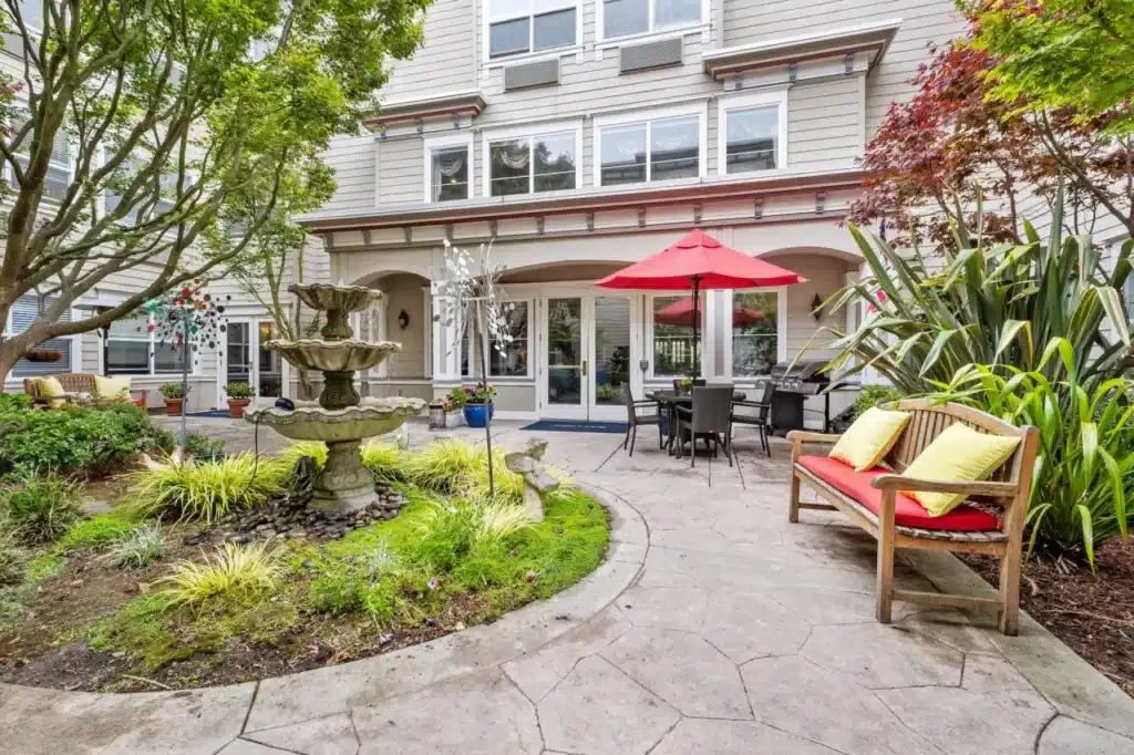Aegis-of-San-Francisco-POI-07-courtyard-web-gallery-1280x853.jpg