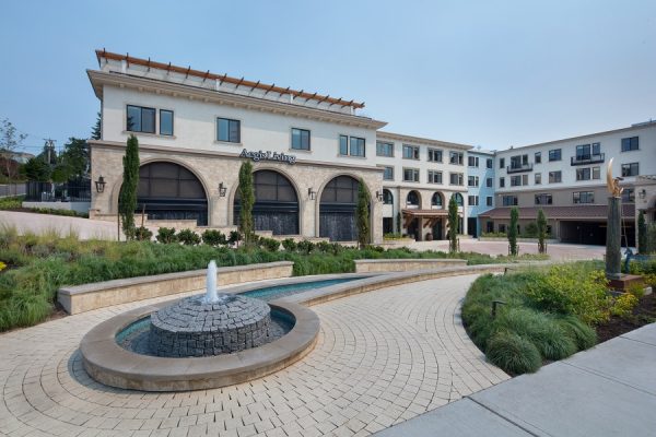 The outside of Aegis Living Kirkland Waterfront